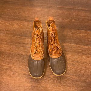 L.L. Bean: Classic Bean Boots (size 9, medium B)